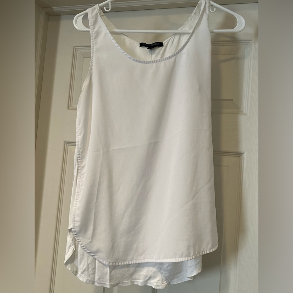 Banana Republic white chiffon/cotton back flowy tank top - Medium
